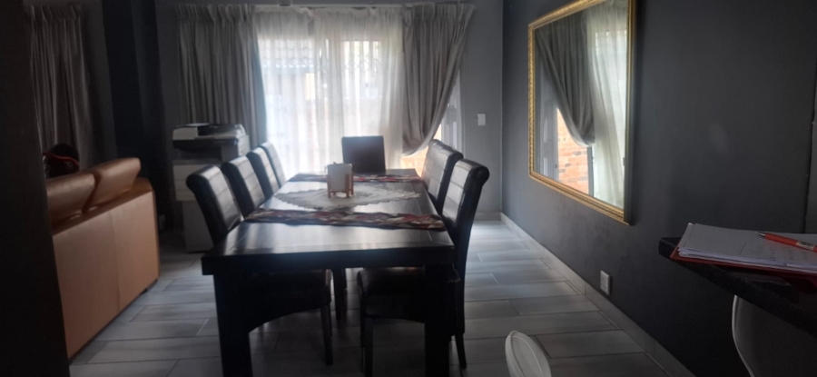 4 Bedroom Property for Sale in Glen Marais Gauteng