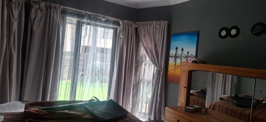 4 Bedroom Property for Sale in Glen Marais Gauteng