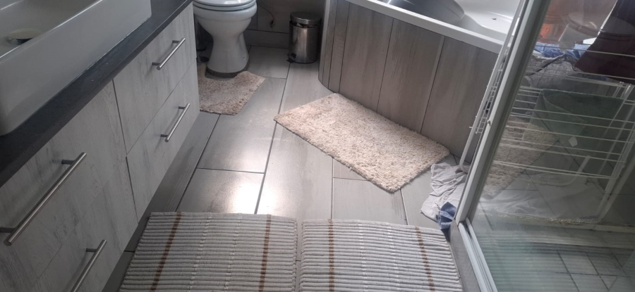 4 Bedroom Property for Sale in Glen Marais Gauteng