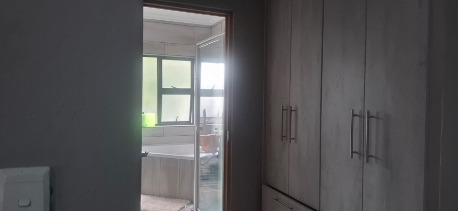 4 Bedroom Property for Sale in Glen Marais Gauteng