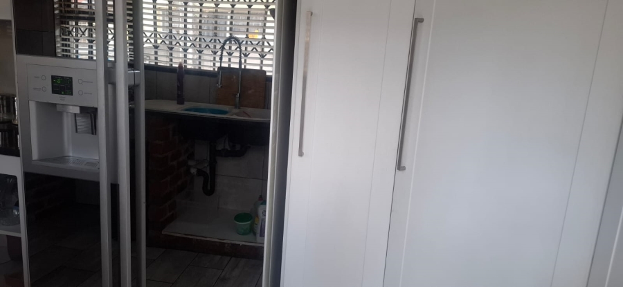 4 Bedroom Property for Sale in Glen Marais Gauteng