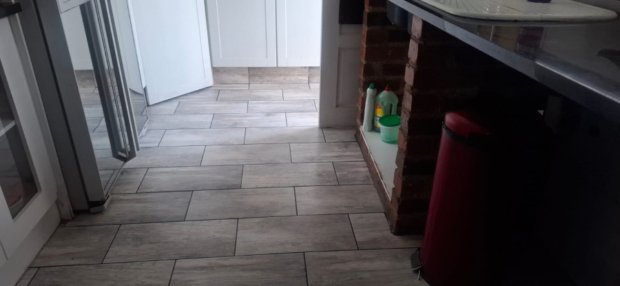 4 Bedroom Property for Sale in Glen Marais Gauteng