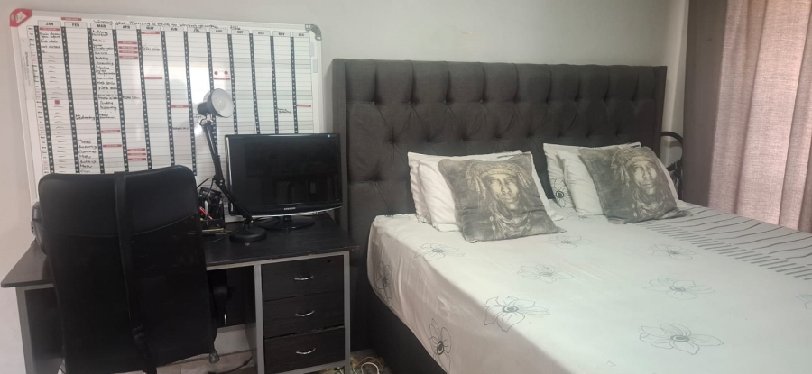 4 Bedroom Property for Sale in Glen Marais Gauteng