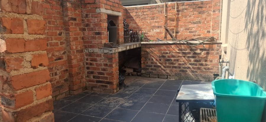 4 Bedroom Property for Sale in Glen Marais Gauteng