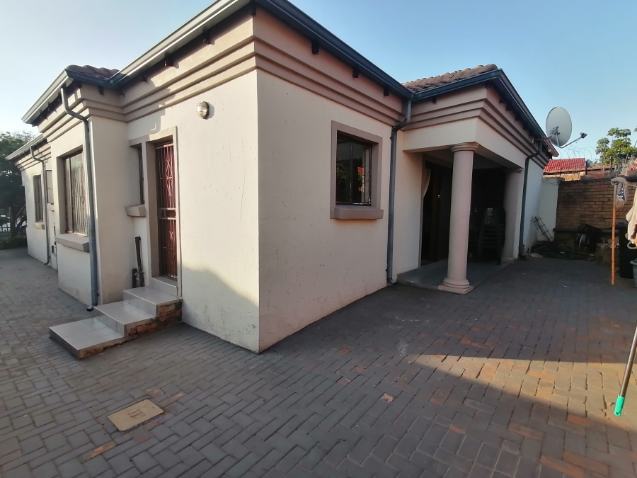 To Let 3 Bedroom Property for Rent in Pretoria West Gauteng