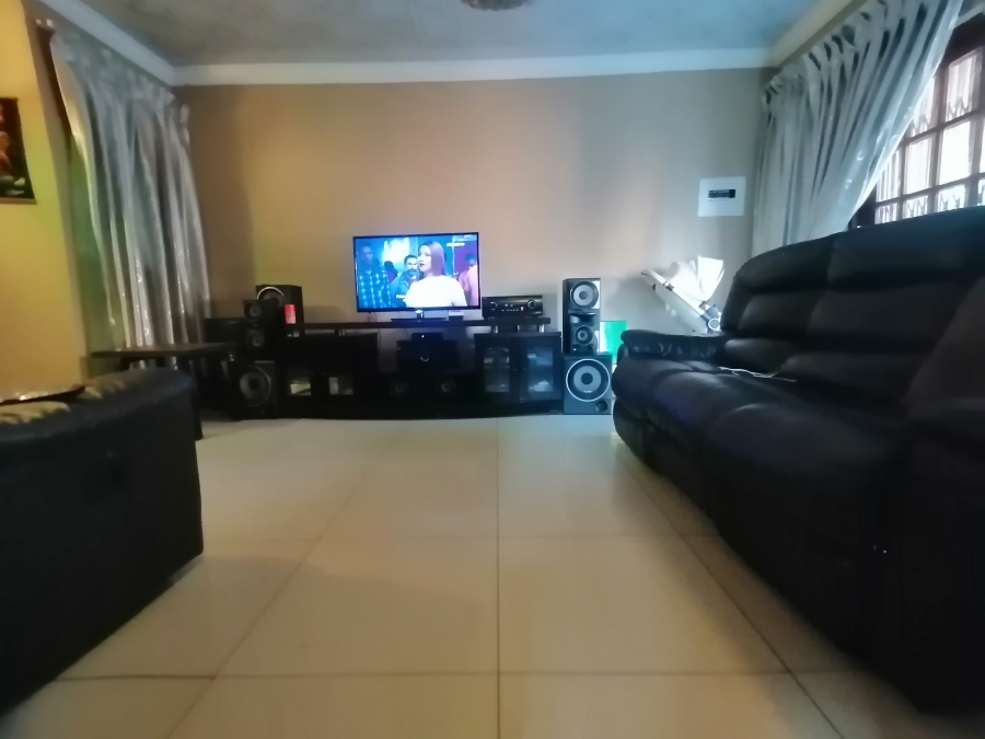 To Let 3 Bedroom Property for Rent in Pretoria West Gauteng