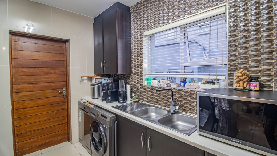 3 Bedroom Property for Sale in Eye of Africa Gauteng
