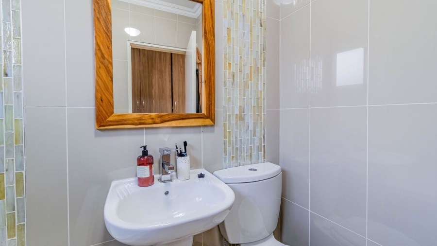 3 Bedroom Property for Sale in Eye of Africa Gauteng