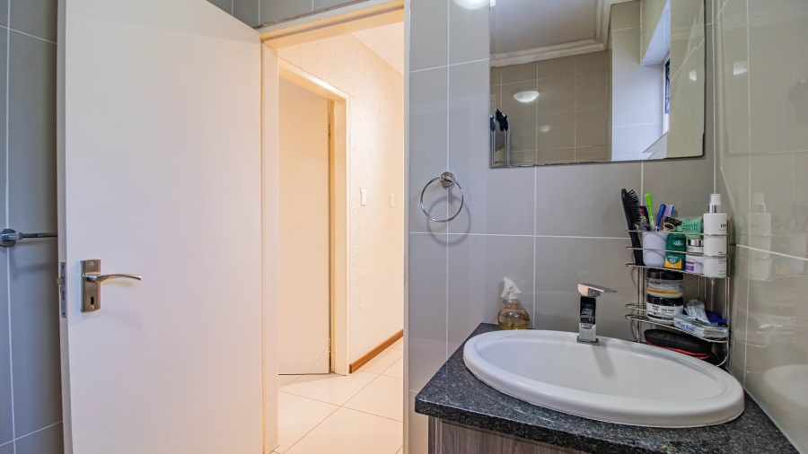 3 Bedroom Property for Sale in Eye of Africa Gauteng