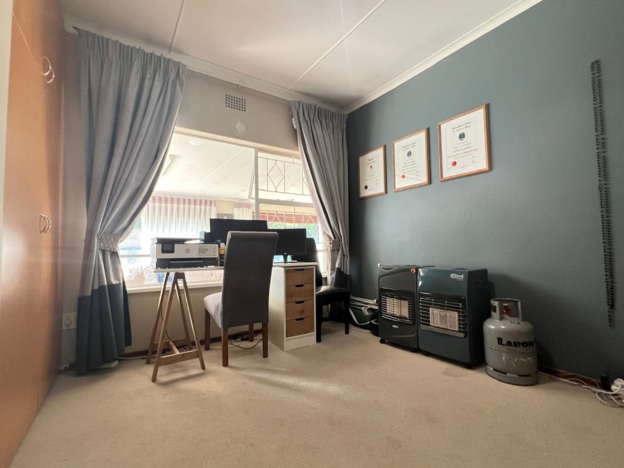 To Let 3 Bedroom Property for Rent in Beverley Gardens Gauteng