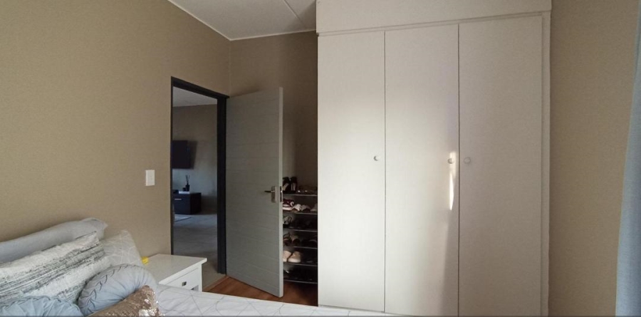 2 Bedroom Property for Sale in Glen Austin Gauteng