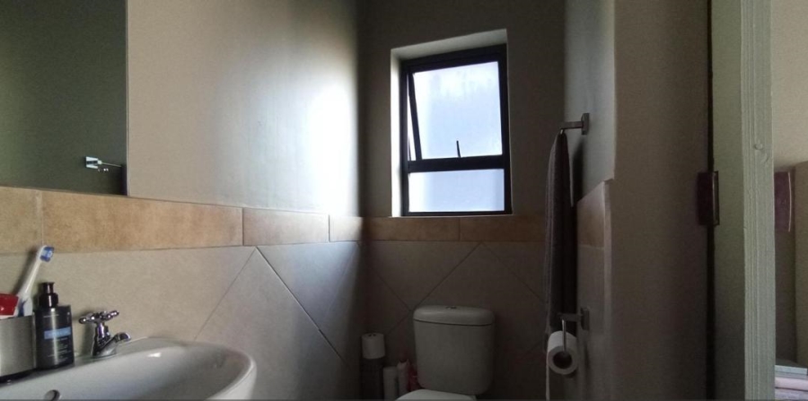 2 Bedroom Property for Sale in Glen Austin Gauteng