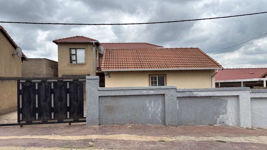 2 Bedroom Property for Sale in Cosmo City Gauteng