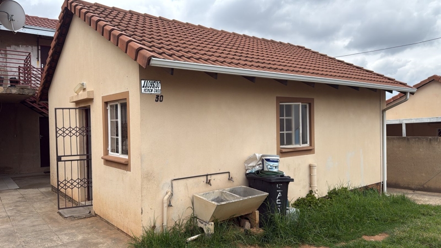 2 Bedroom Property for Sale in Cosmo City Gauteng