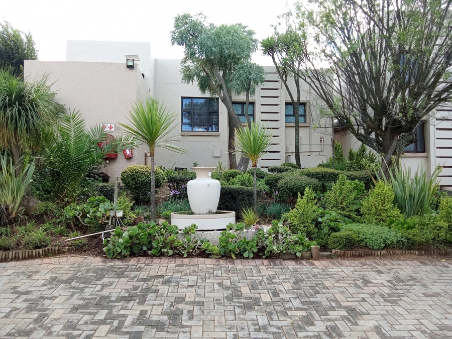 3 Bedroom Property for Sale in Helderkruin Gauteng