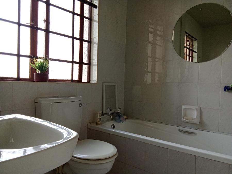 3 Bedroom Property for Sale in Helderkruin Gauteng