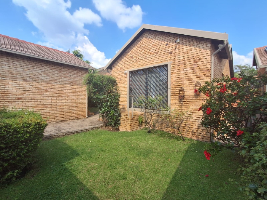 3 Bedroom Property for Sale in Wilgeheuwel Gauteng