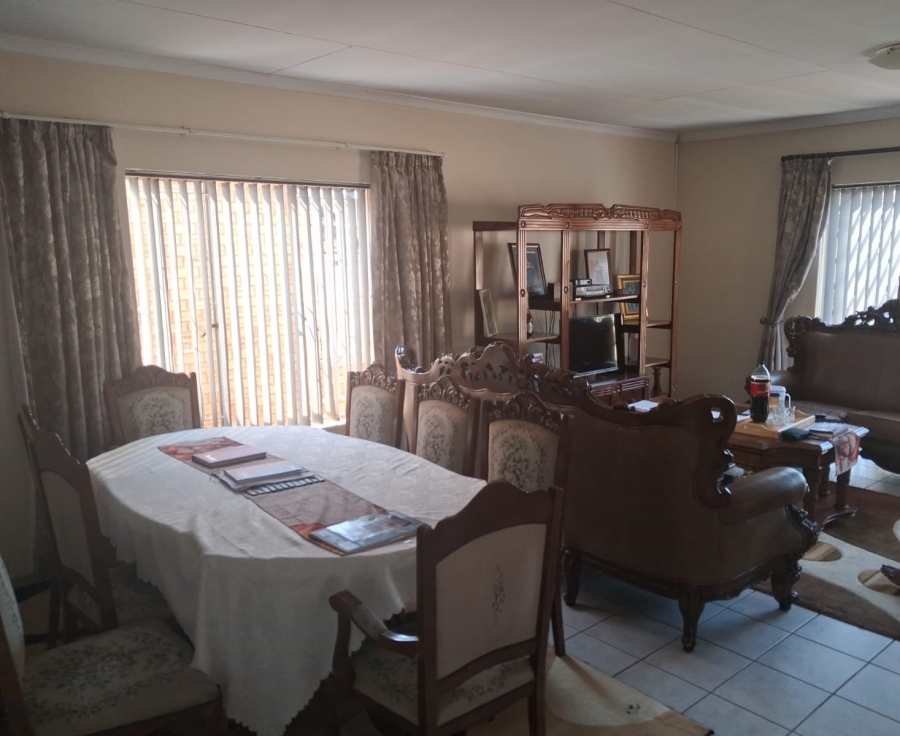 3 Bedroom Property for Sale in Wilgeheuwel Gauteng