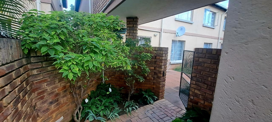 2 Bedroom Property for Sale in Rietfontein Gauteng