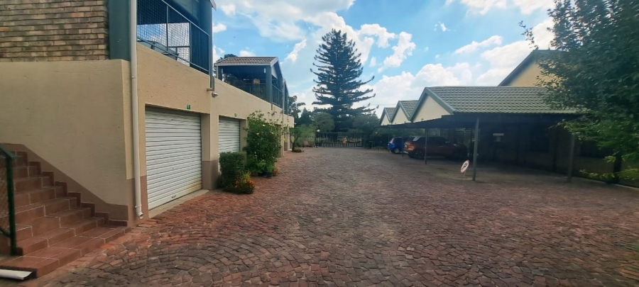 2 Bedroom Property for Sale in Rietfontein Gauteng