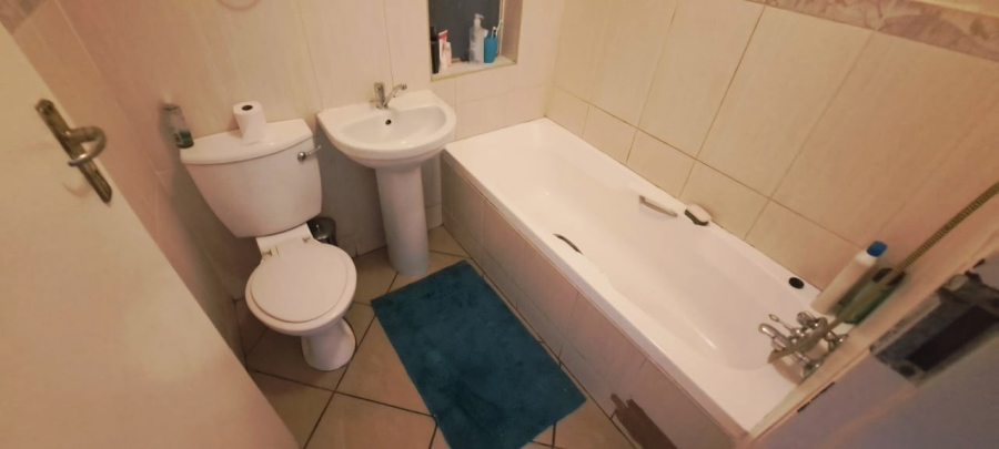 2 Bedroom Property for Sale in Rietfontein Gauteng