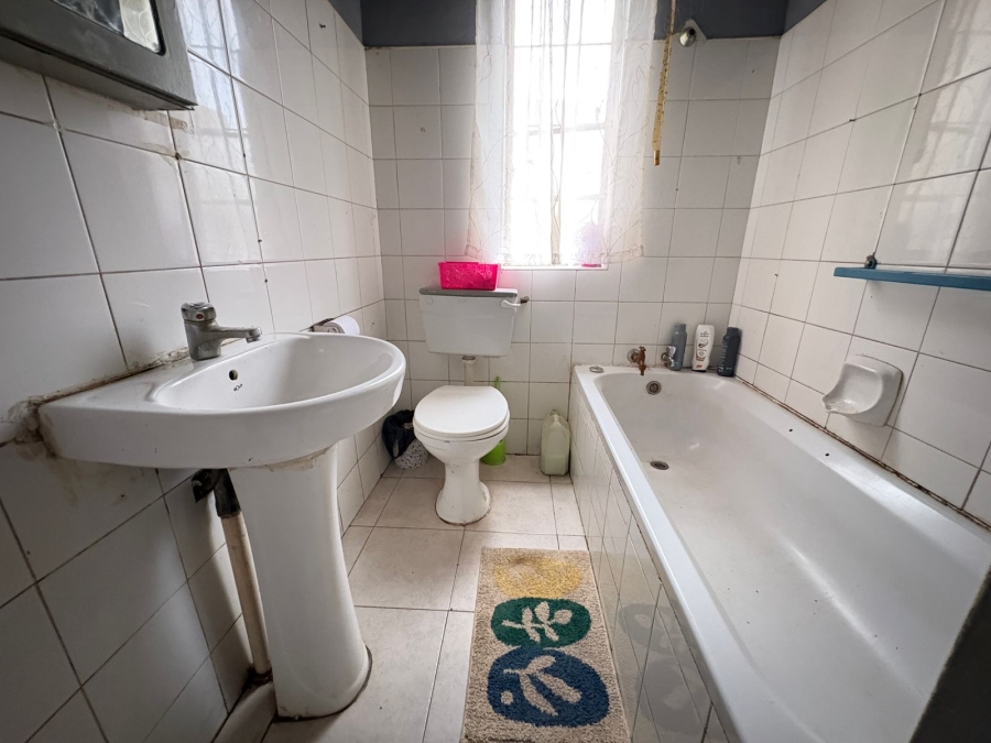 4 Bedroom Property for Sale in Geduld Gauteng