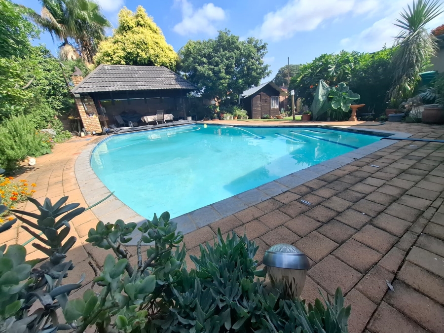 4 Bedroom Property for Sale in Sinoville Gauteng