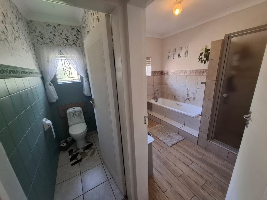 4 Bedroom Property for Sale in Sinoville Gauteng