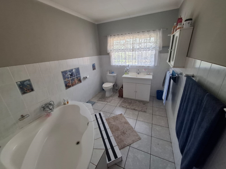 4 Bedroom Property for Sale in Sinoville Gauteng