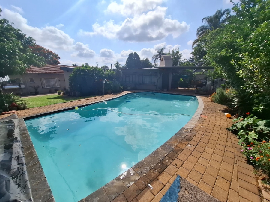 4 Bedroom Property for Sale in Sinoville Gauteng