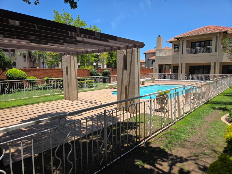 To Let 2 Bedroom Property for Rent in Sunninghill Gauteng