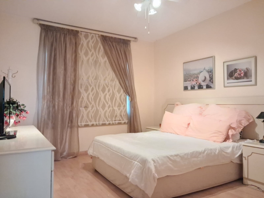 2 Bedroom Property for Sale in Peacehaven Gauteng
