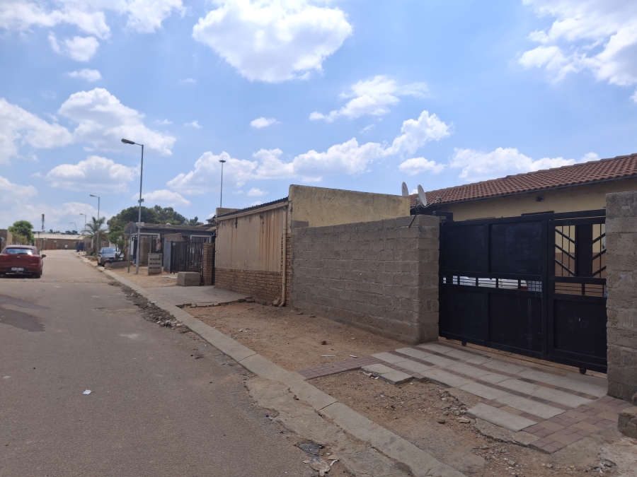 2 Bedroom Property for Sale in Olievenhoutbosch Gauteng