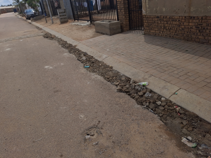 2 Bedroom Property for Sale in Olievenhoutbosch Gauteng