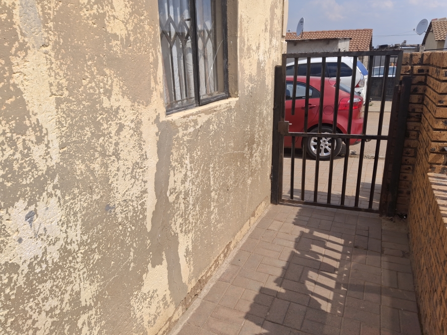 2 Bedroom Property for Sale in Olievenhoutbosch Gauteng