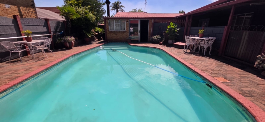 4 Bedroom Property for Sale in Vanderbijlpark CE 2 Gauteng