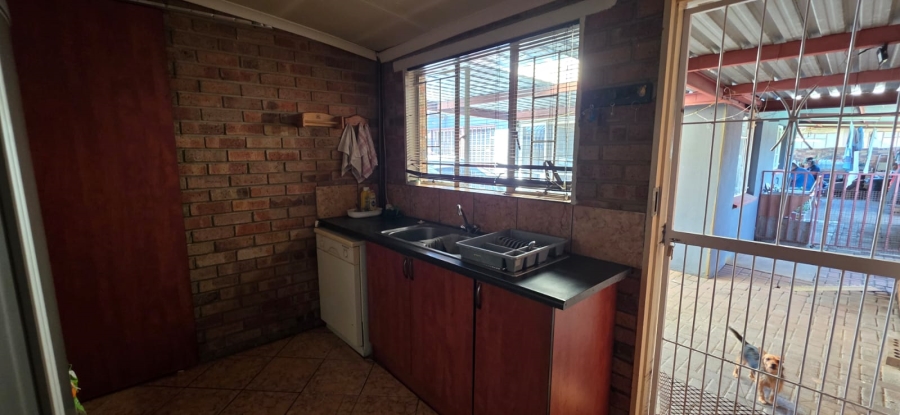 4 Bedroom Property for Sale in Vanderbijlpark CE 2 Gauteng