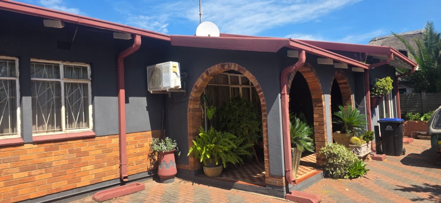4 Bedroom Property for Sale in Vanderbijlpark CE 2 Gauteng