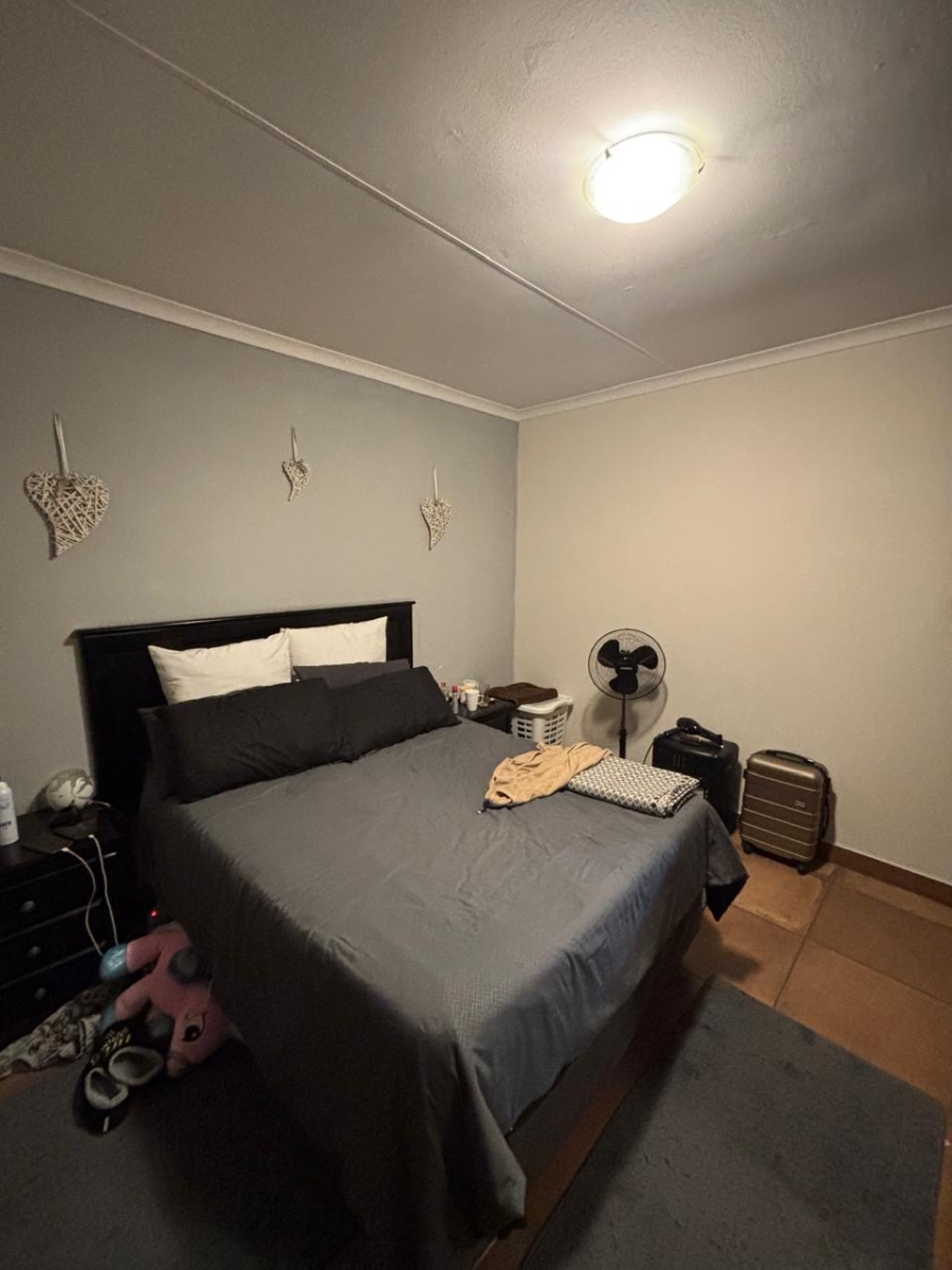 To Let 2 Bedroom Property for Rent in Bonaero Park Gauteng