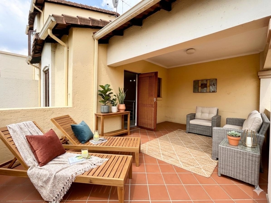 2 Bedroom Property for Sale in Sunninghill Gauteng