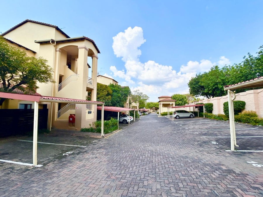 2 Bedroom Property for Sale in Sunninghill Gauteng
