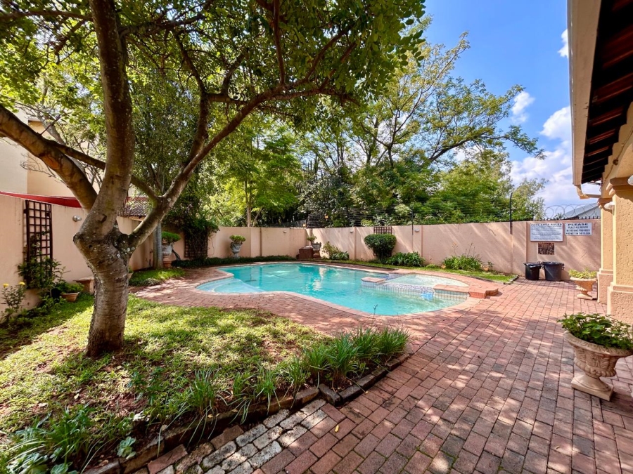 2 Bedroom Property for Sale in Sunninghill Gauteng