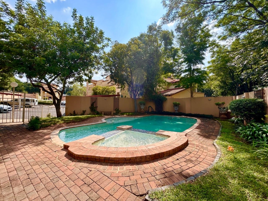 2 Bedroom Property for Sale in Sunninghill Gauteng