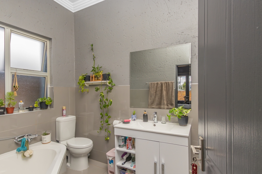 4 Bedroom Property for Sale in Sydenham Gauteng