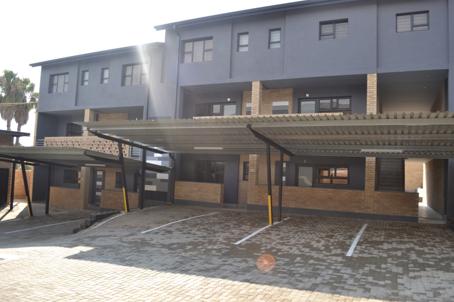 To Let 2 Bedroom Property for Rent in Bryanston Gauteng