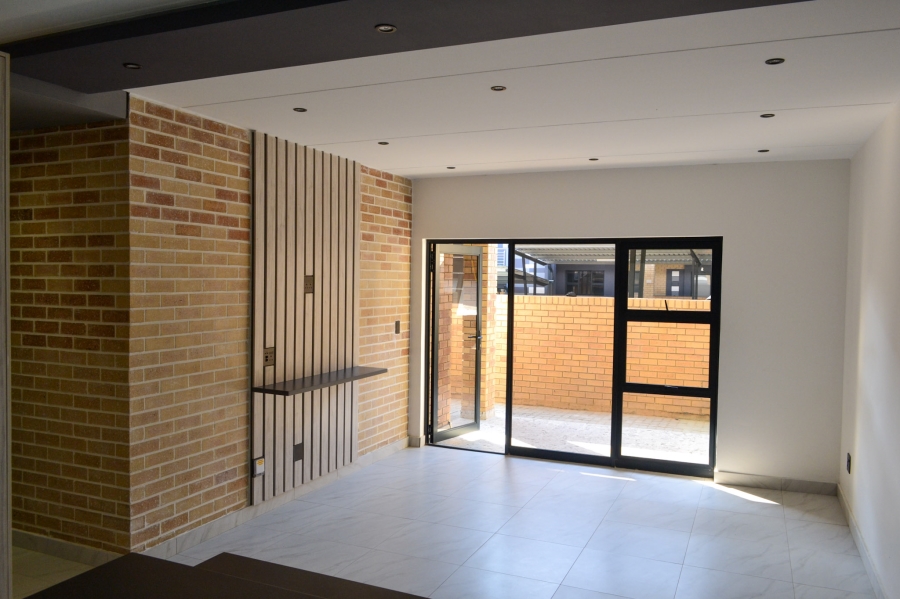To Let 2 Bedroom Property for Rent in Bryanston Gauteng