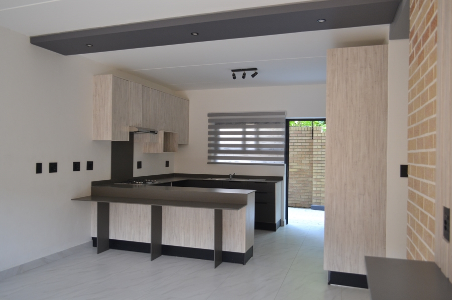 To Let 2 Bedroom Property for Rent in Bryanston Gauteng