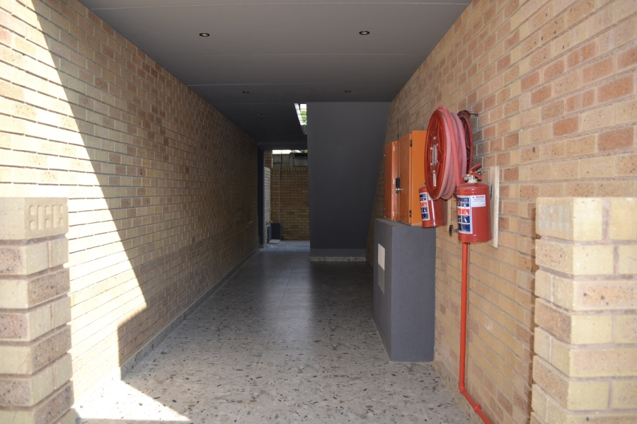 To Let 2 Bedroom Property for Rent in Bryanston Gauteng