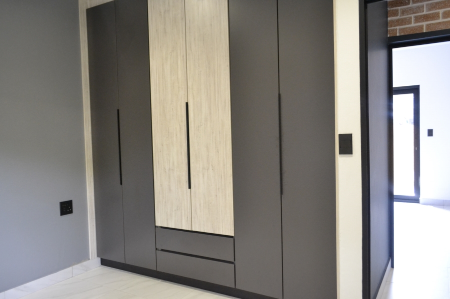 To Let 2 Bedroom Property for Rent in Bryanston Gauteng