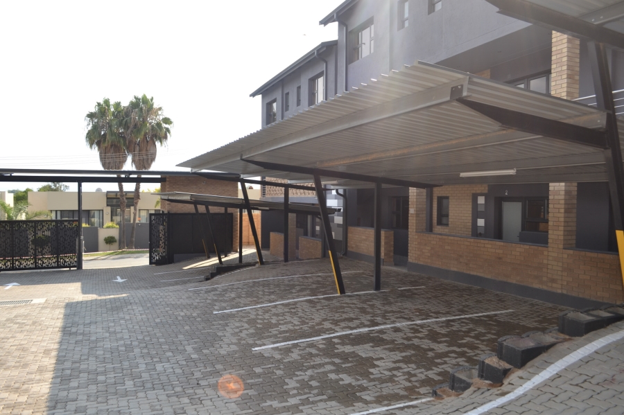 To Let 2 Bedroom Property for Rent in Bryanston Gauteng
